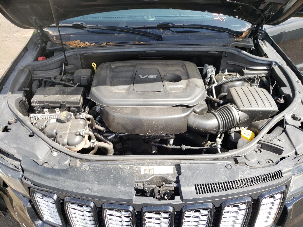 1C4RJFAG1JC167485 2018 Jeep Grand Cherokee Laredo