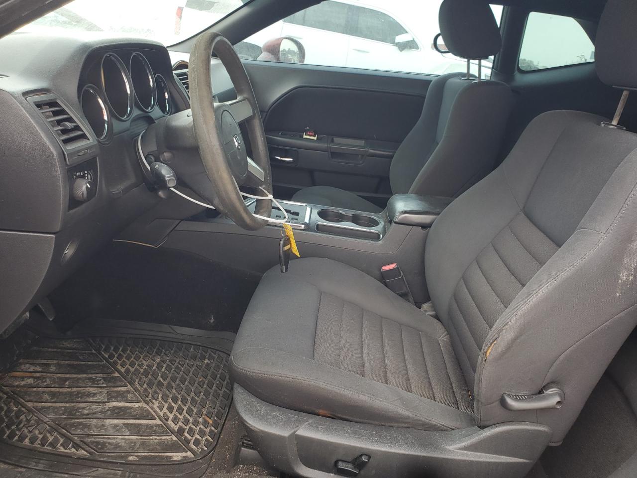 2B3CJ4DV3AH208718 2010 Dodge Challenger Se