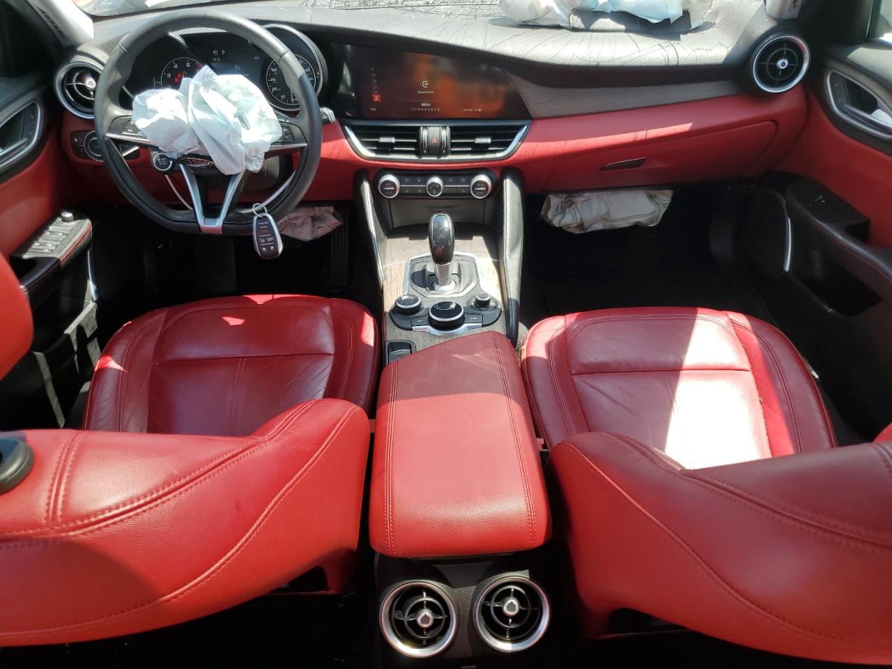 ZARFAEEN0H7551143 2017 Alfa Romeo Giulia Ti Q4