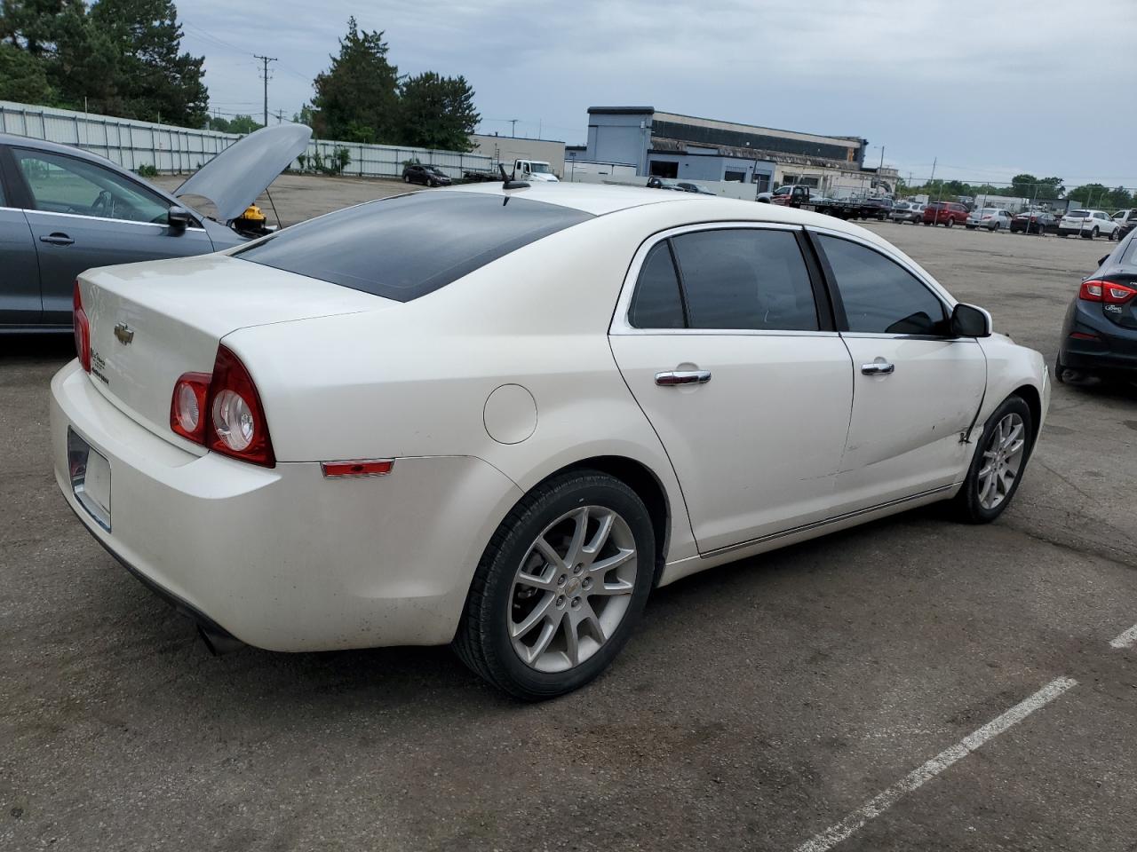 1G1ZE5E76BF352374 2011 Chevrolet Malibu Ltz