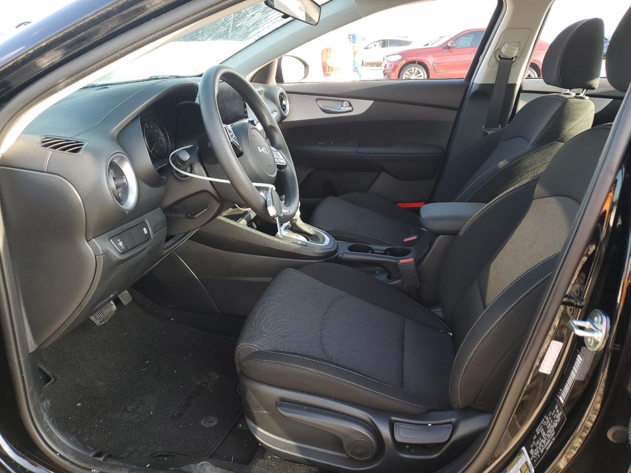 3KPF24AD8RE737853 2024 Kia Forte Lx