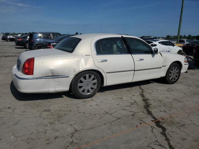 2003 Lincoln Town Car Signature VIN: 1LNHM82W13Y602401 Lot: 56820224