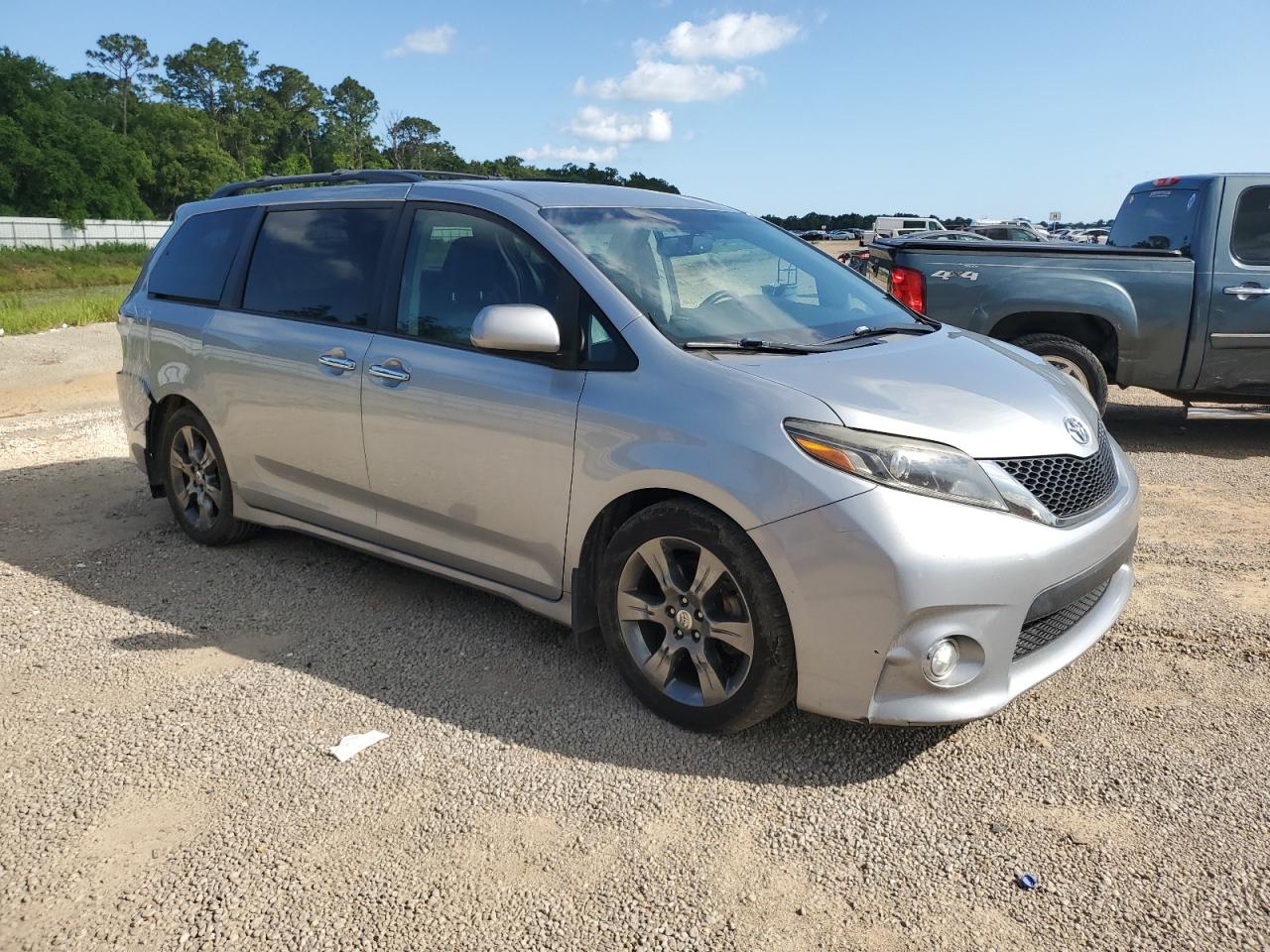 5TDXK3DC2GS764079 2016 Toyota Sienna Se