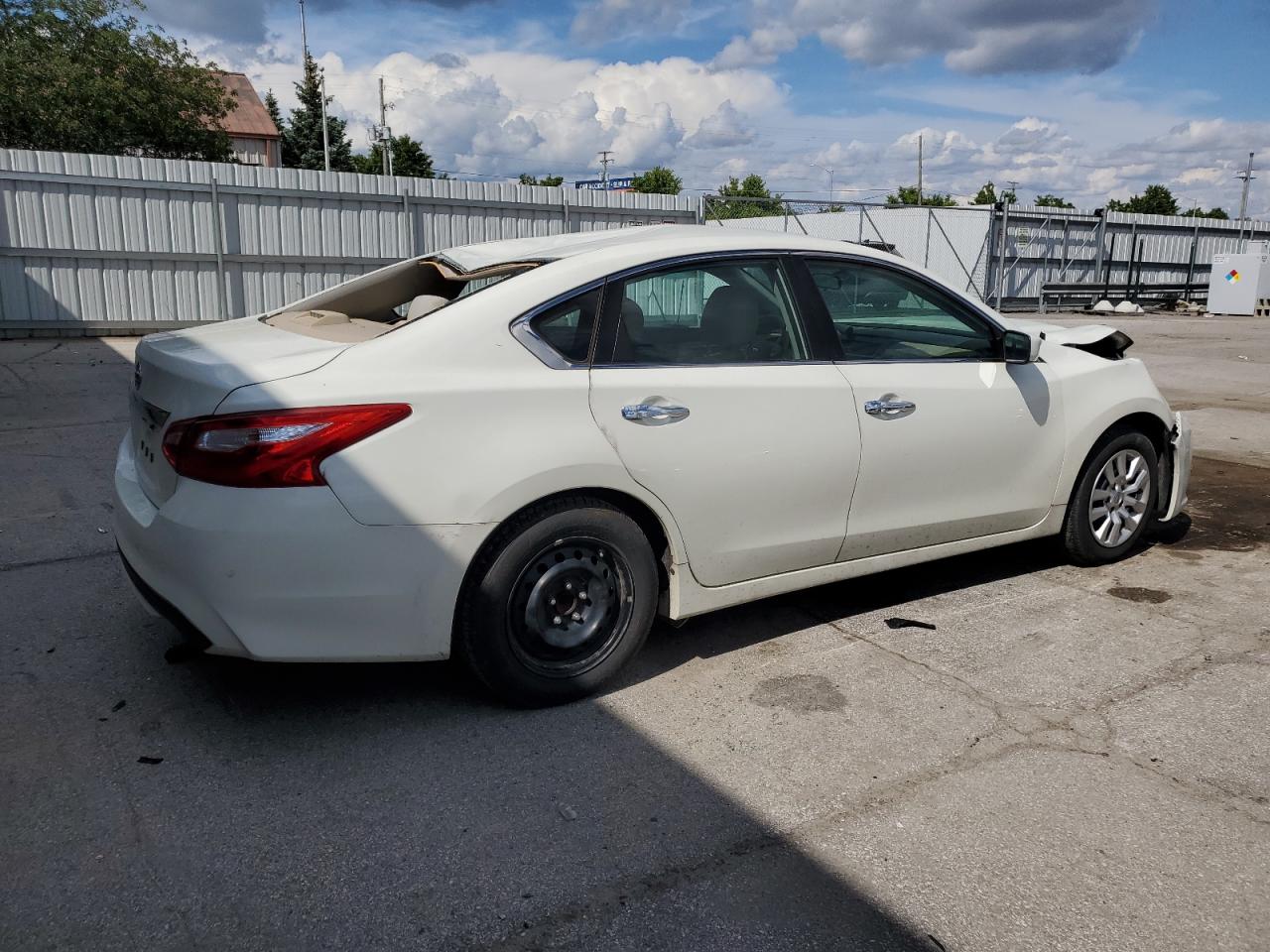 1N4AL3AP1GC256767 2016 Nissan Altima 2.5