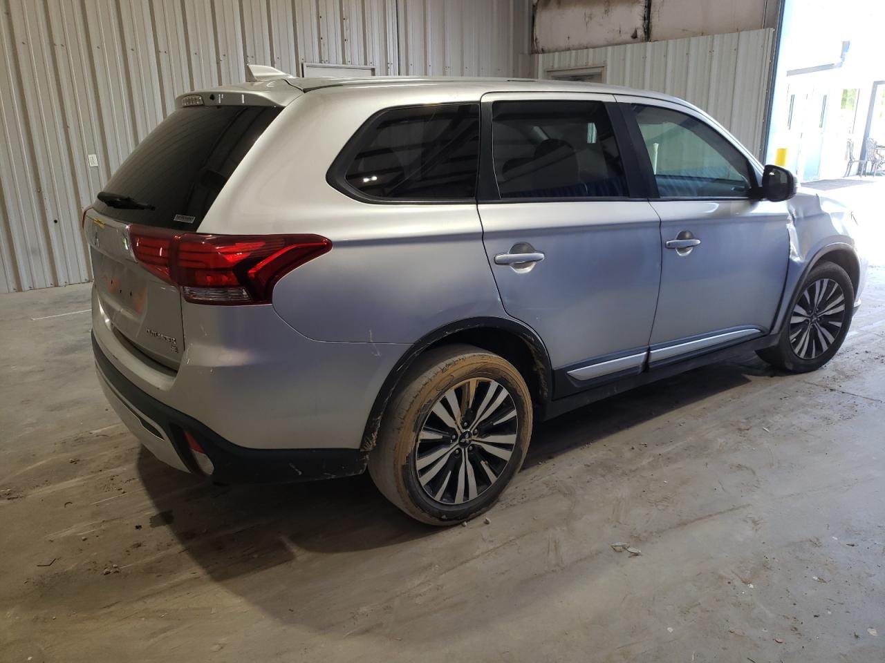 JA4AZ3A34KZ045049 2019 Mitsubishi Outlander Se