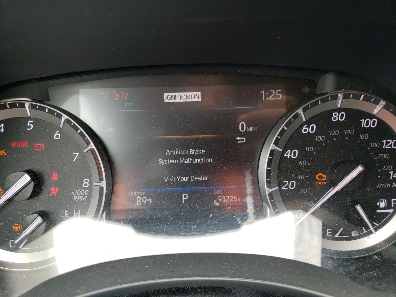 5TDGZRBH6NS573727 2022 Toyota Highlander Xle