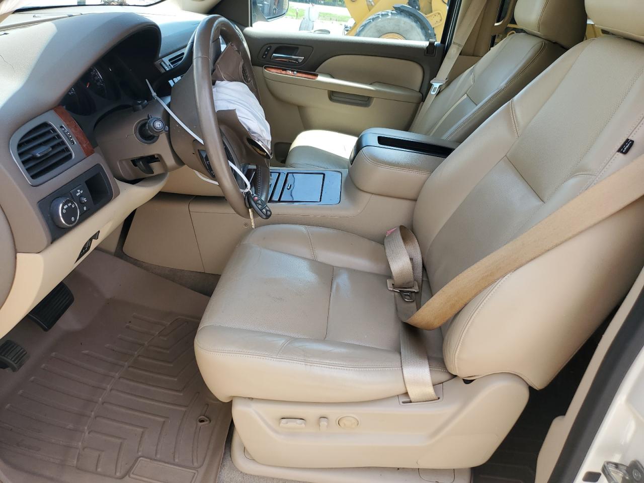 1GNSCCE00CR218814 2012 Chevrolet Tahoe C1500 Ltz