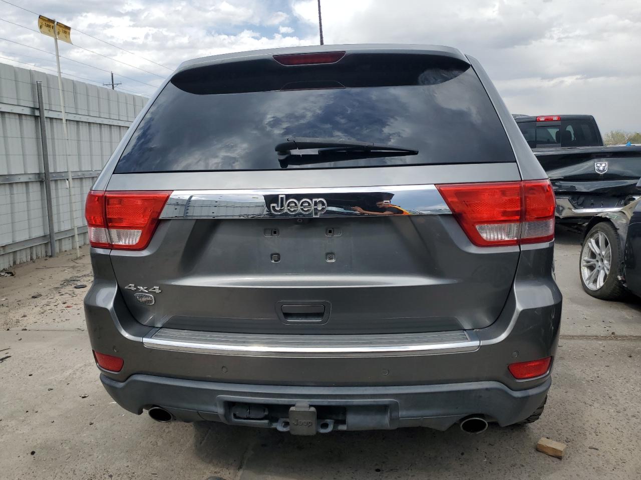 1J4RR6GT1BC713811 2011 Jeep Grand Cherokee Overland