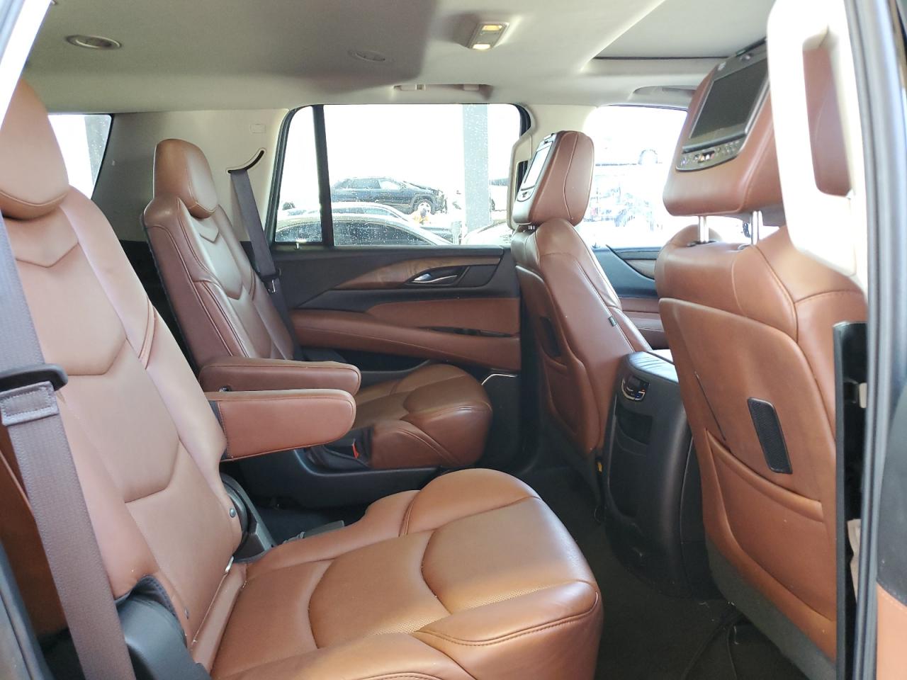 1GYS3BKJ9GR274749 2016 Cadillac Escalade Luxury