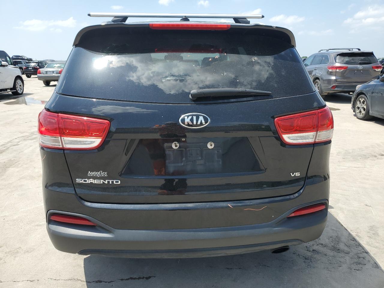 5XYPGDA57HG209236 2017 Kia Sorento Lx