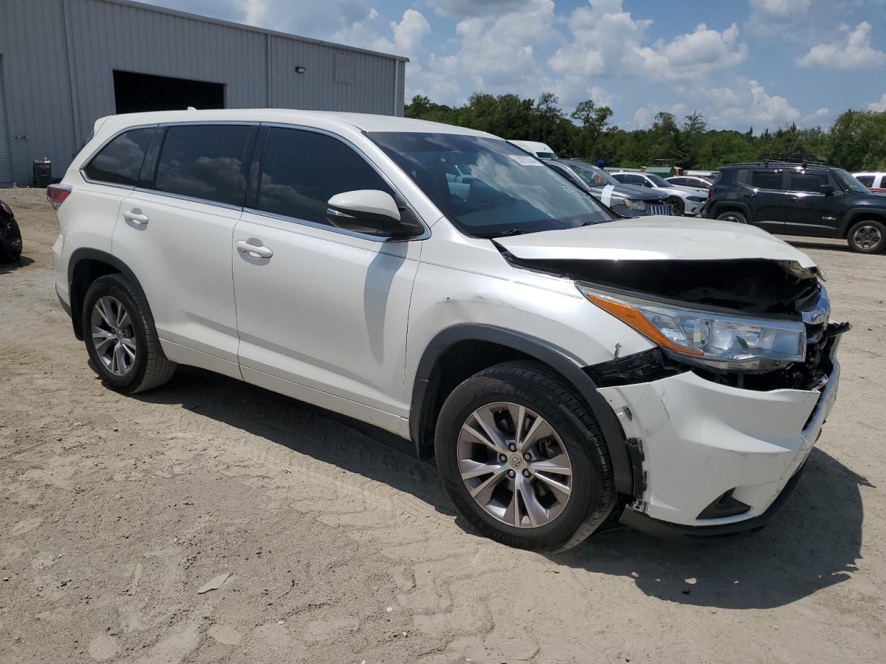 2015 Toyota Highlander Le vin: 5TDZKRFH5FS045685