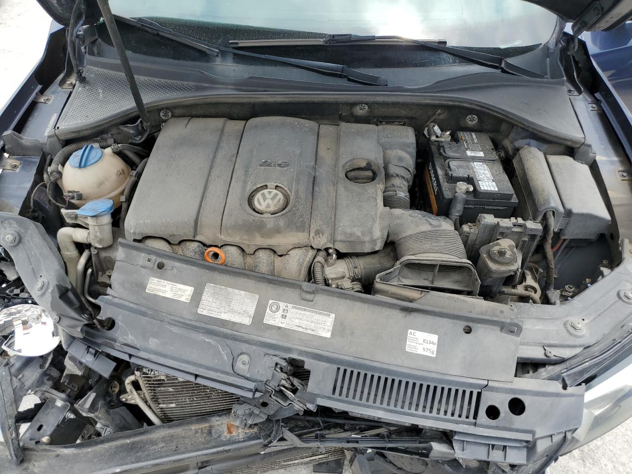 1VWBP7A37DC106890 2013 Volkswagen Passat Se