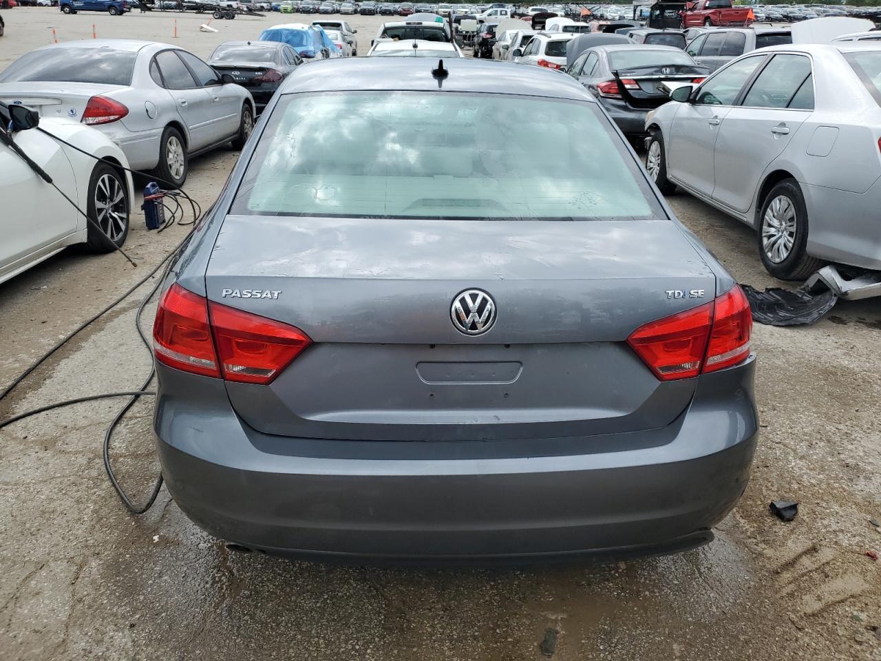 1VWBN7A30DC051365 2013 Volkswagen Passat Se