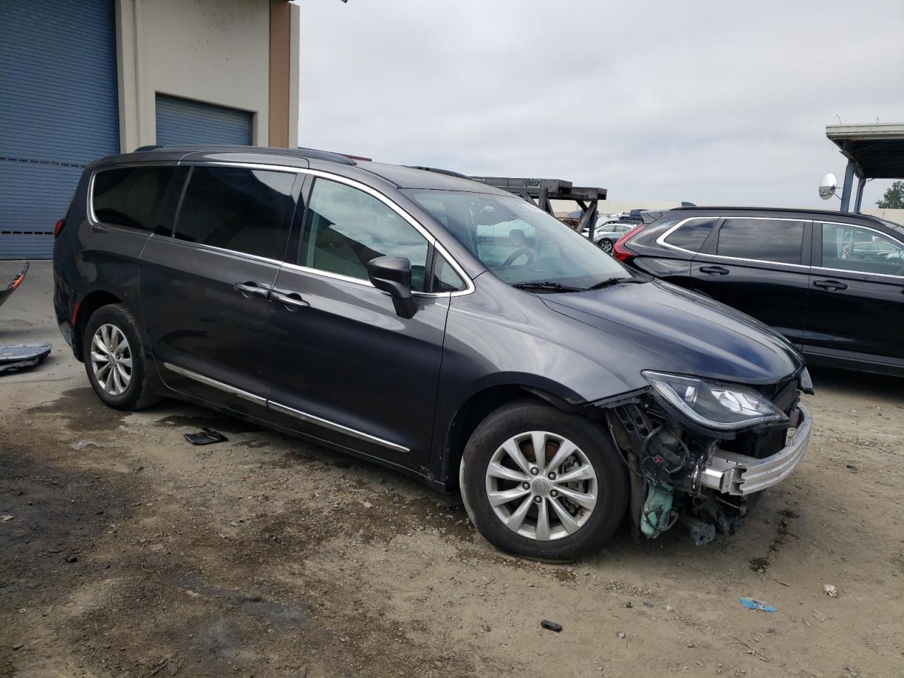 2C4RC1BG3HR524033 2017 Chrysler Pacifica Touring L