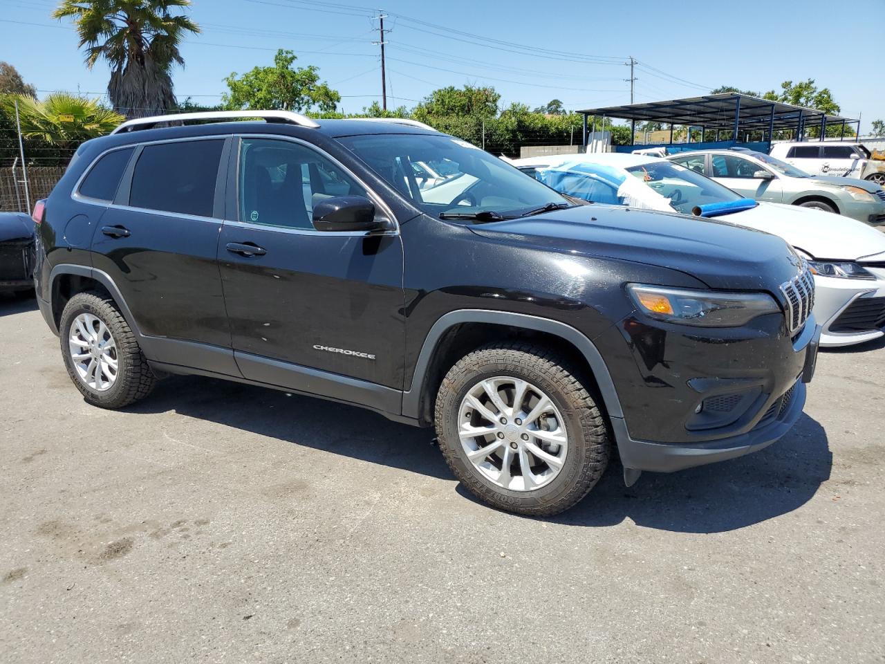 1C4PJMCB2KD474799 2019 Jeep Cherokee Latitude