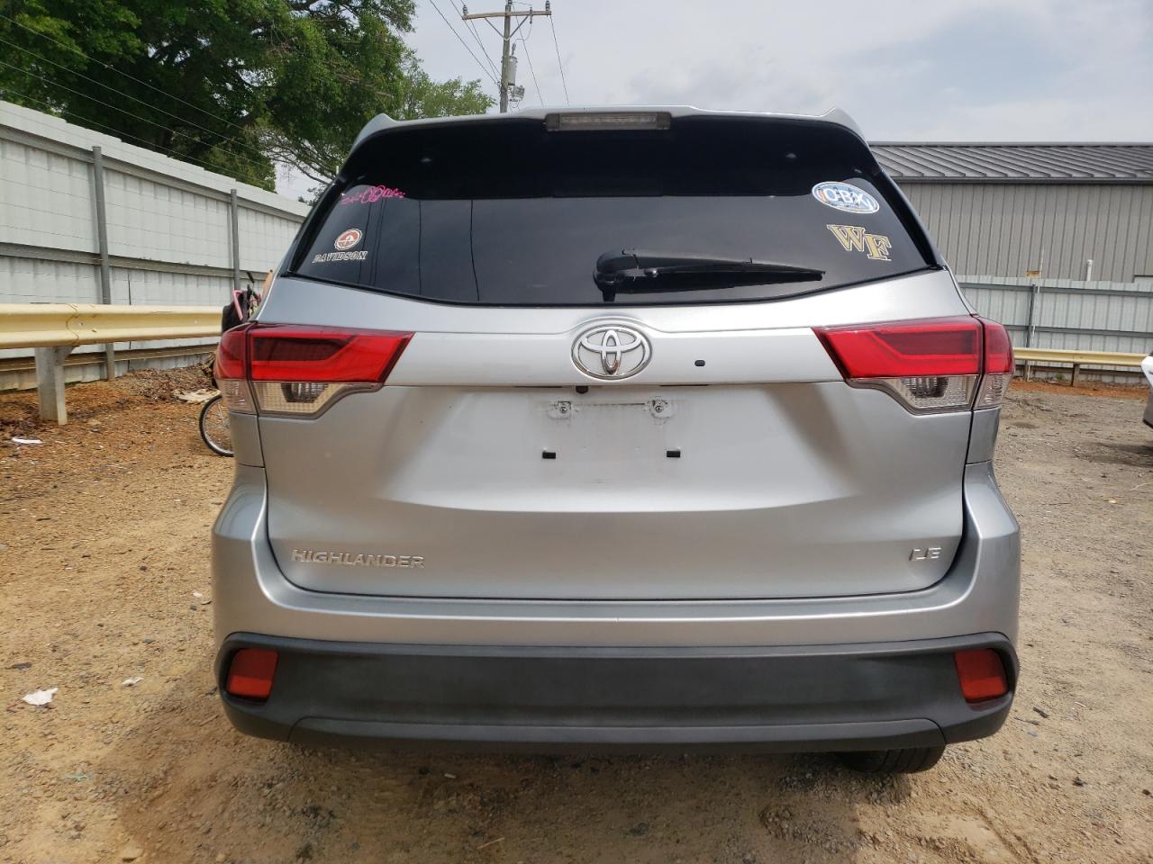 5TDZZRFH8KS350474 2019 Toyota Highlander Le