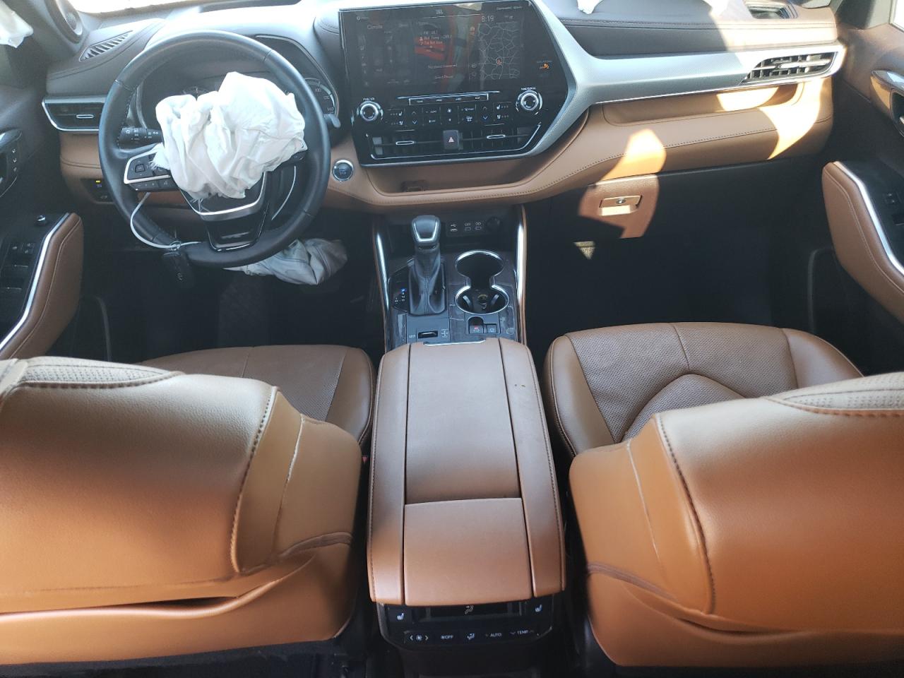 5TDFZRAHXNS098127 2022 Toyota Highlander Platinum