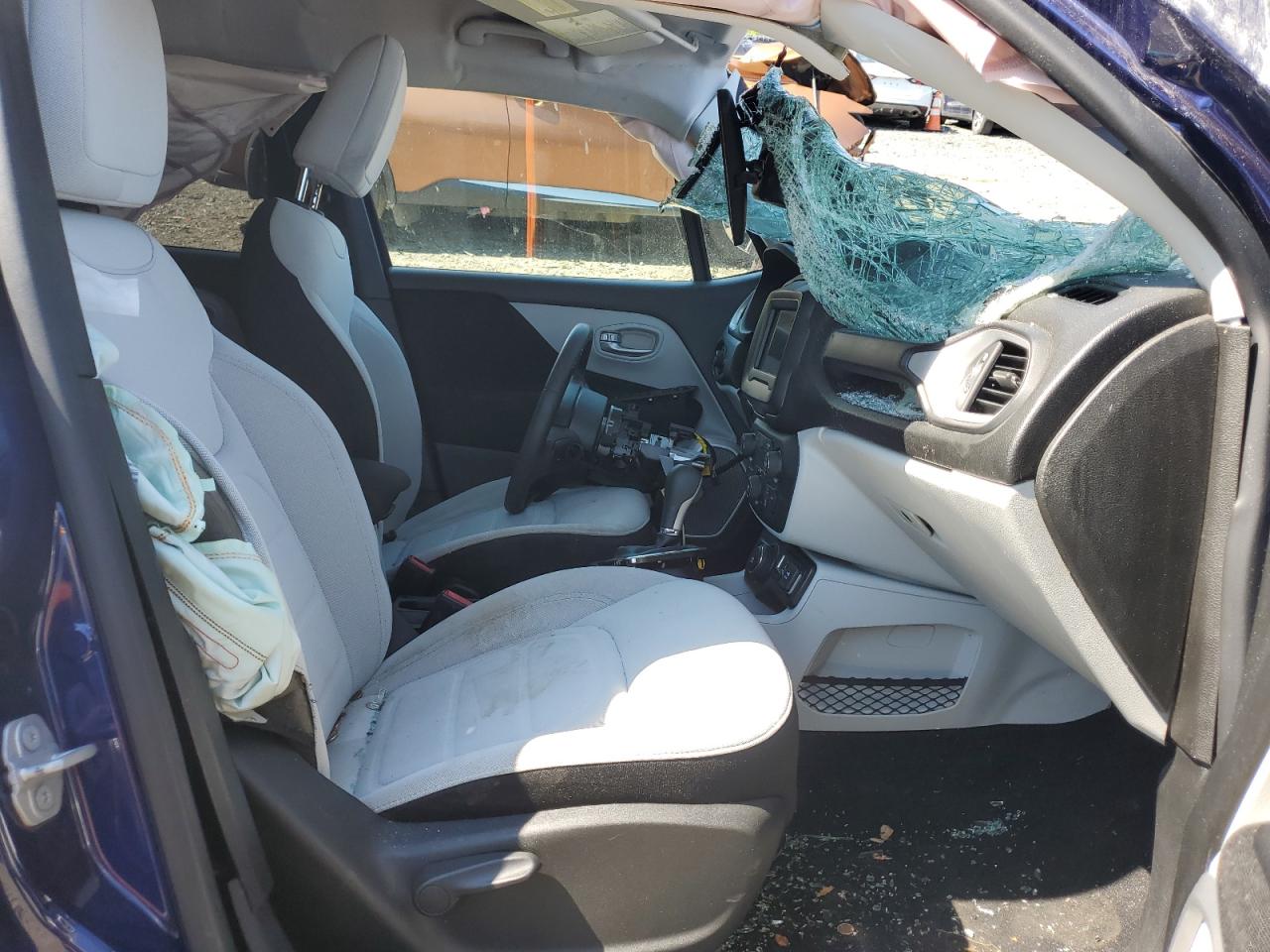 ZACCJBBB2JPH32033 2018 Jeep Renegade Latitude