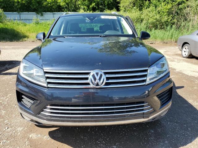 2017 Volkswagen Touareg Sport VIN: WVGEF7BP2HD001996 Lot: 56324704