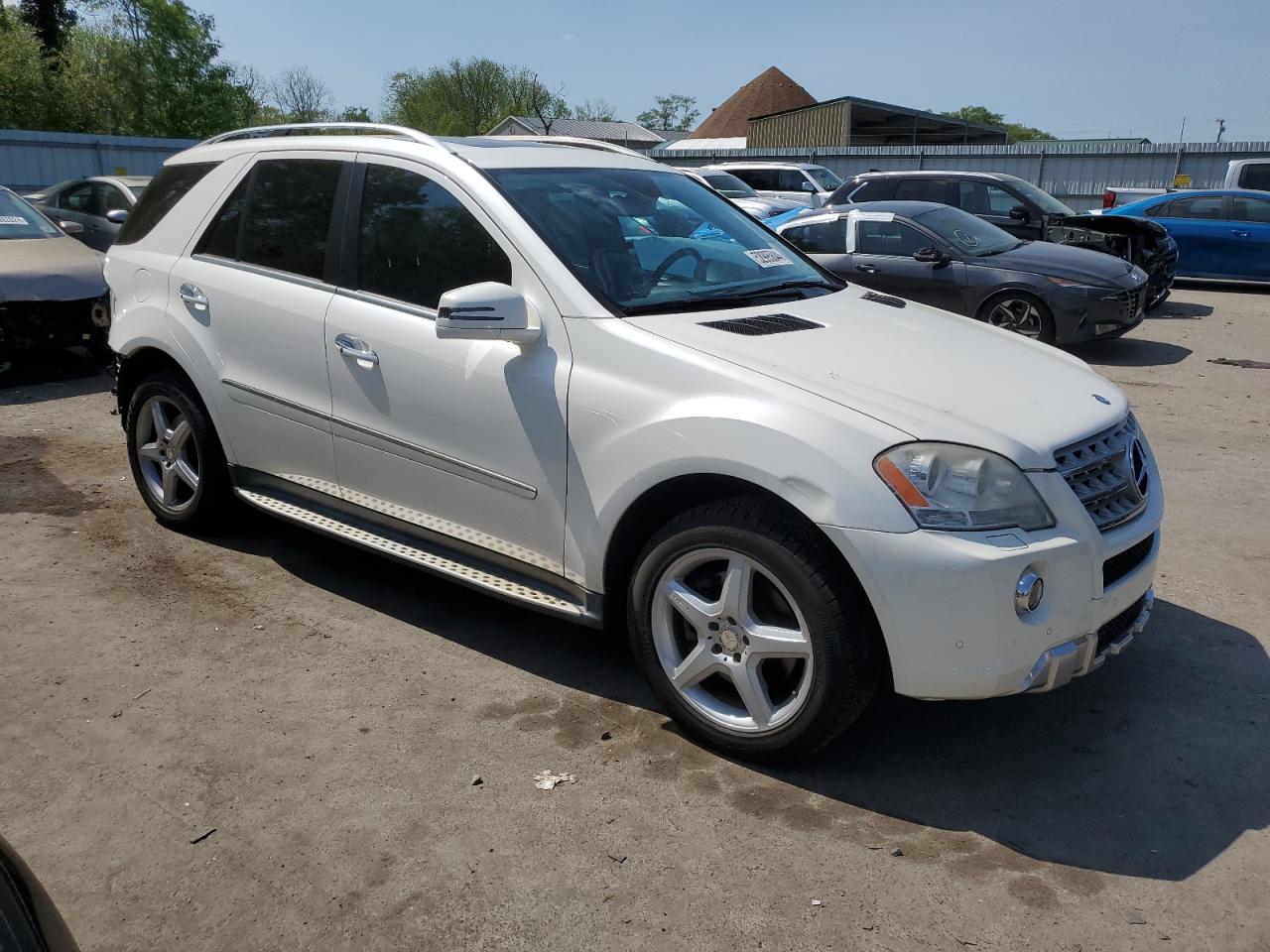 4JGBB7CB1BA653986 2011 Mercedes-Benz Ml 550 4Matic