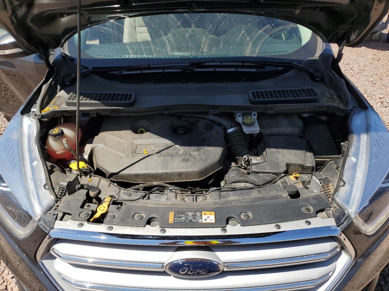 1FMCU9J94JUC89747 2018 Ford Escape Titanium