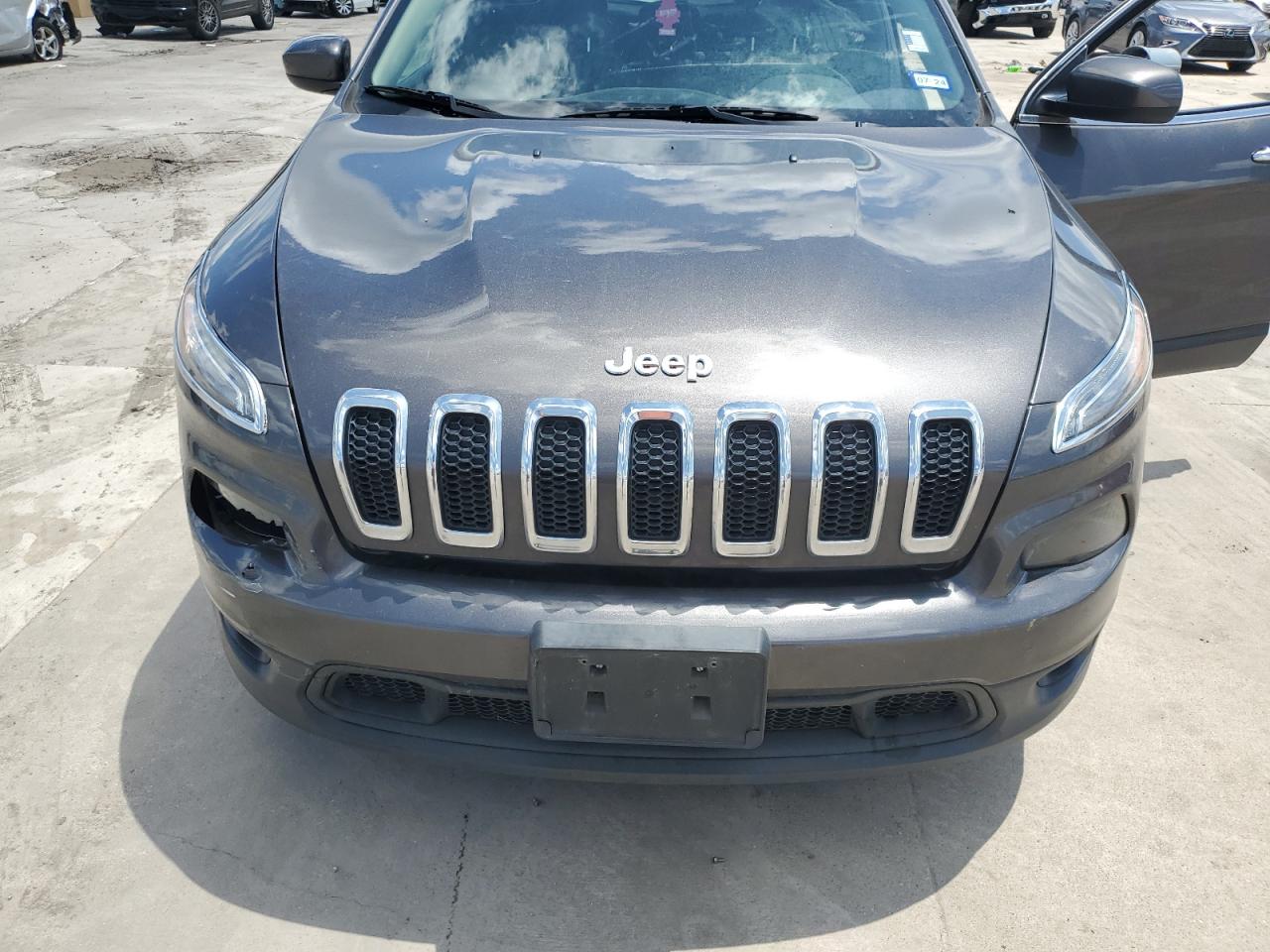 1C4PJLLB8JD553483 2018 Jeep Cherokee Latitude Plus