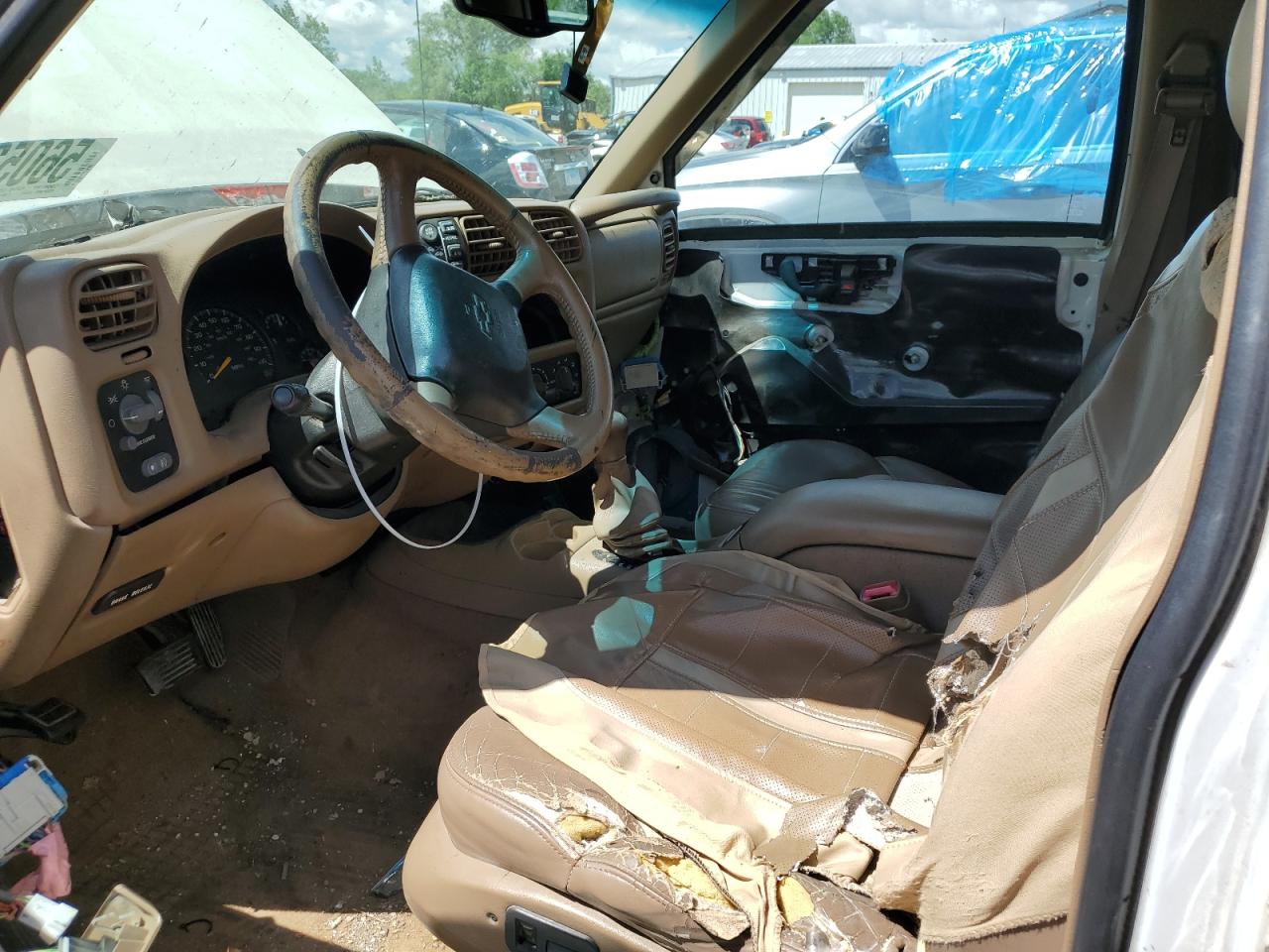 1GNDT13W6Y2118785 2000 Chevrolet Blazer