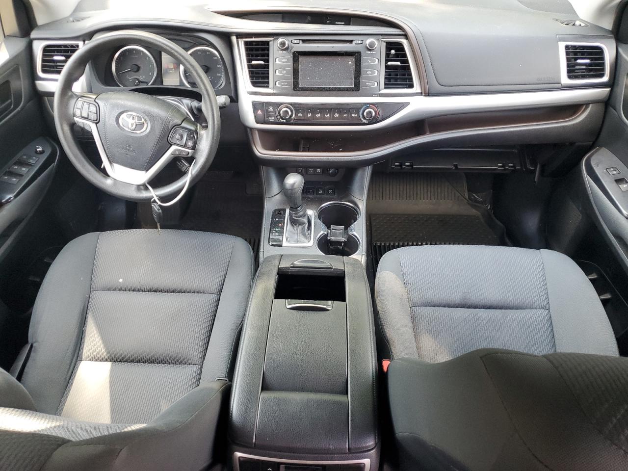 5TDBZRFH1KS979785 2019 Toyota Highlander Le