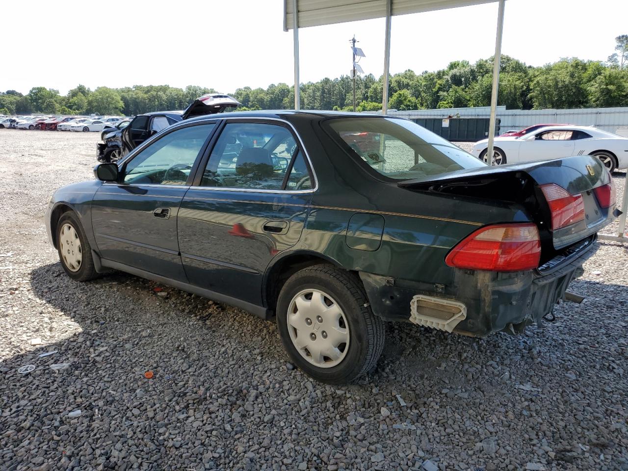 1HGCG5640WA267577 1998 Honda Accord Lx