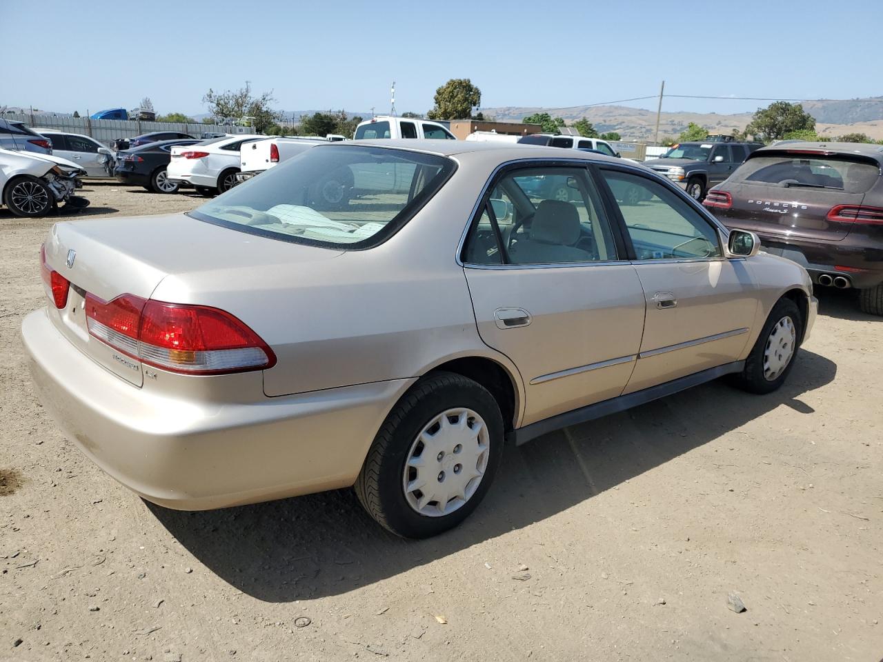 3HGCG66542G702157 2002 Honda Accord Lx