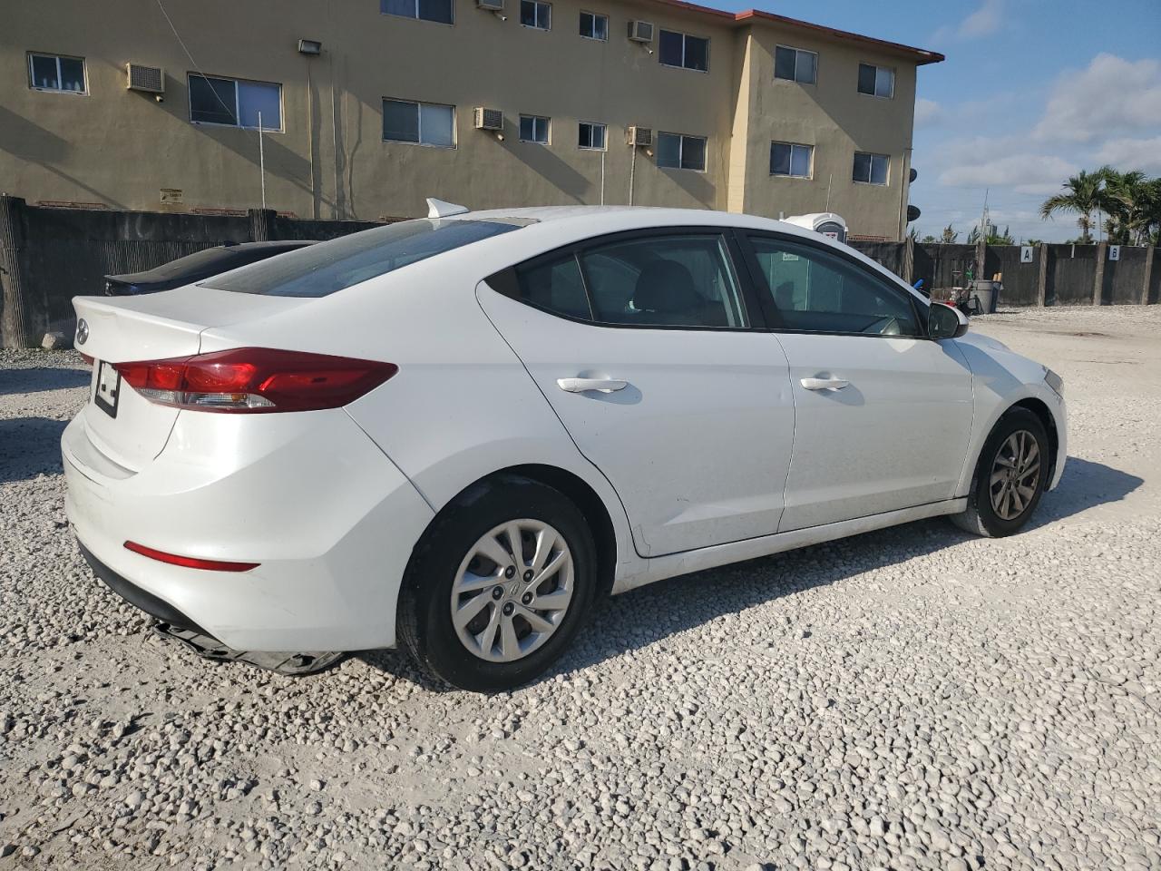 5NPD74LF9HH125954 2017 Hyundai Elantra Se