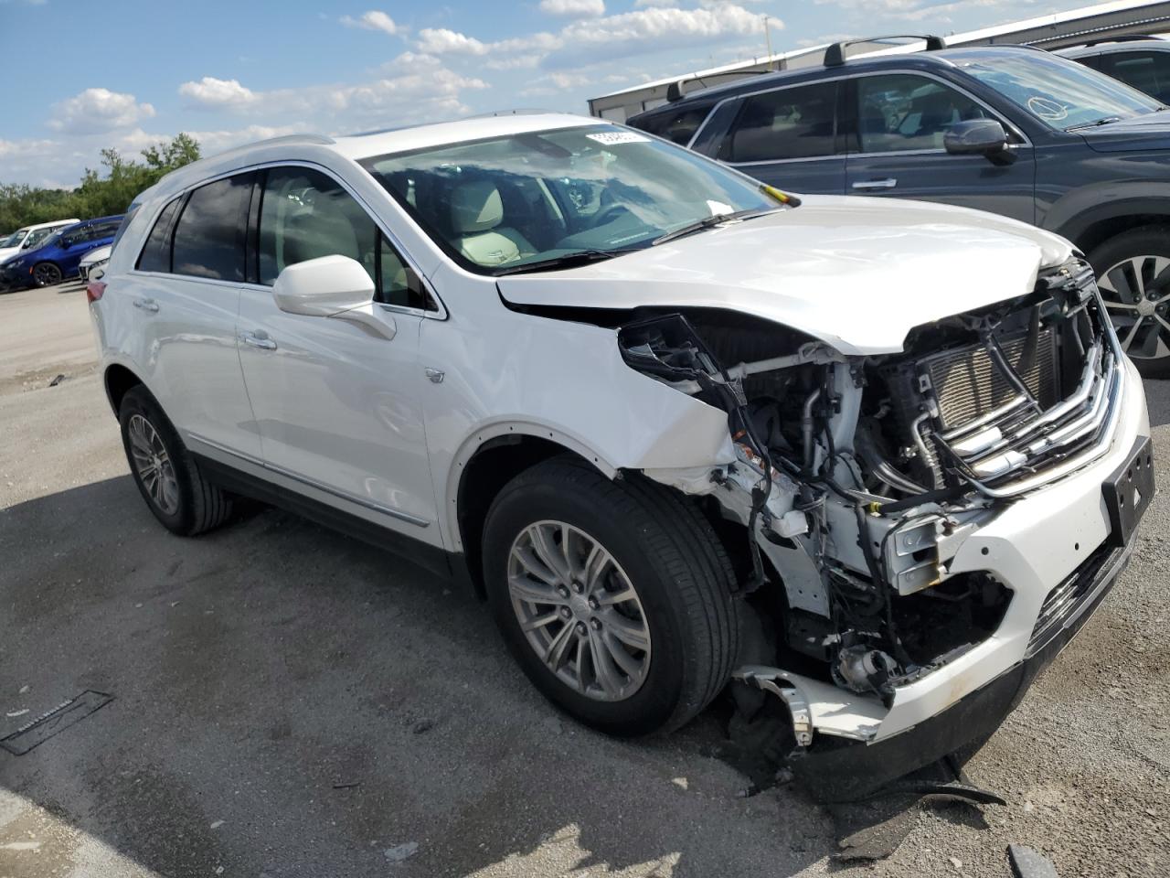 1GYKNBRS7HZ316541 2017 Cadillac Xt5 Luxury