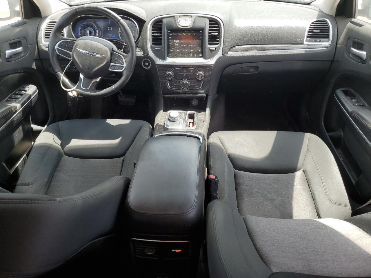 2C3CCAAG5JH308224 2018 Chrysler 300 Touring