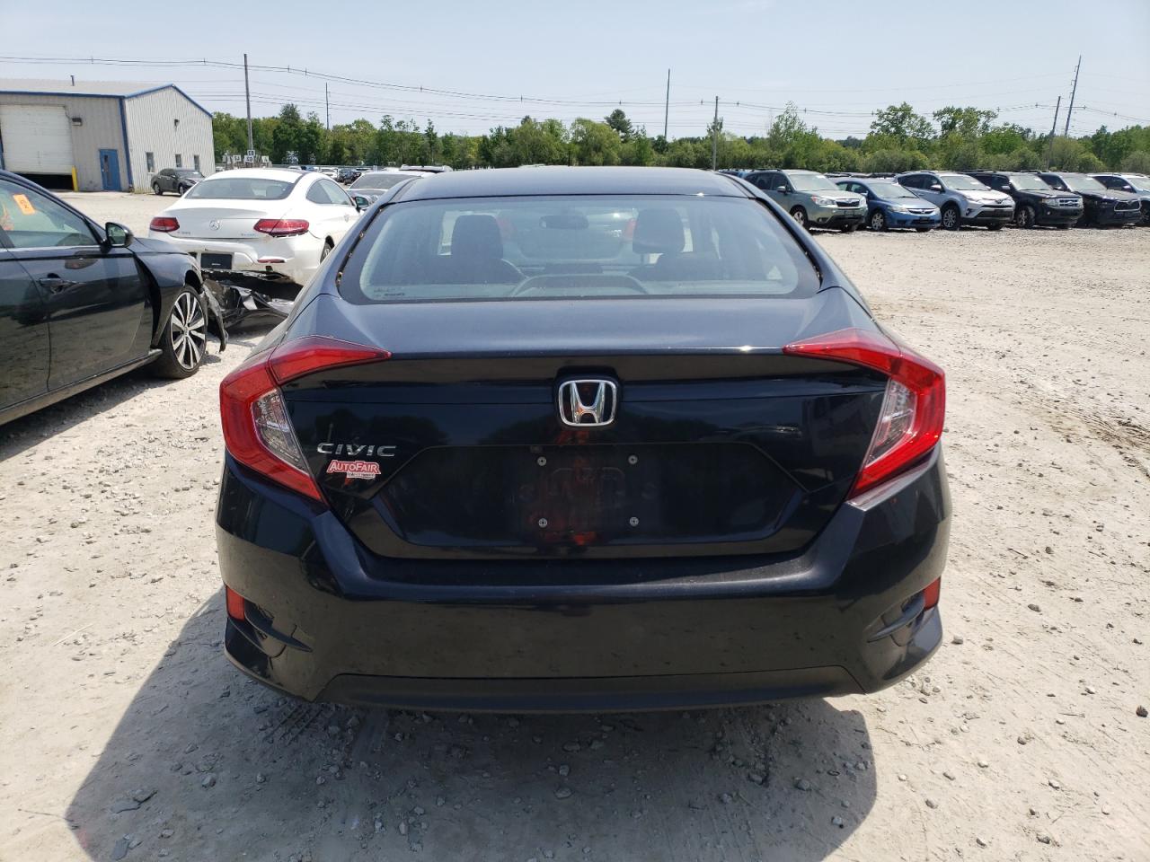 2HGFC2F56JH604828 2018 Honda Civic Lx