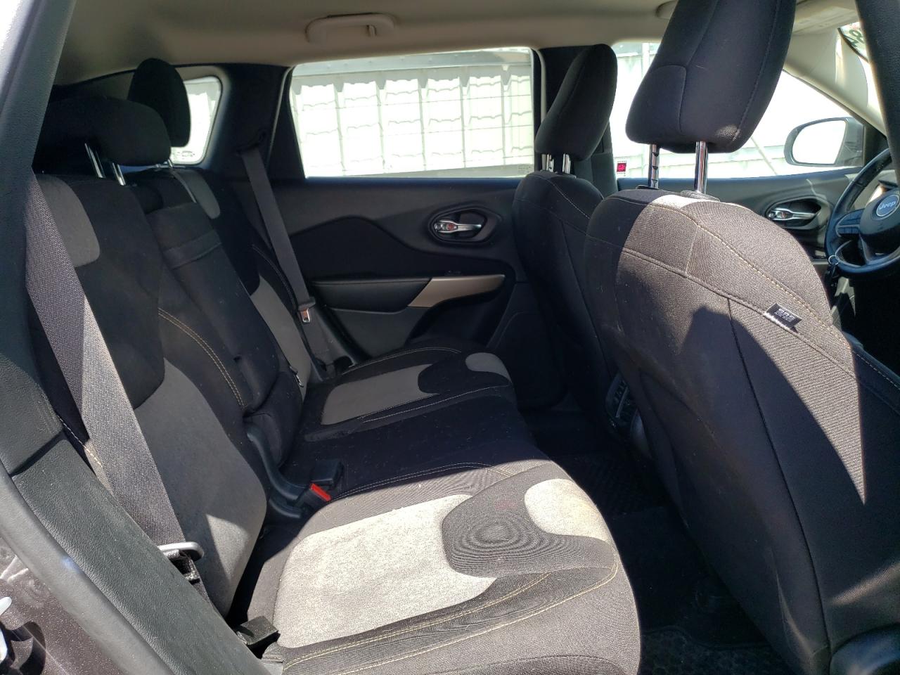 1C4PJMCXXJD549503 2018 Jeep Cherokee Latitude