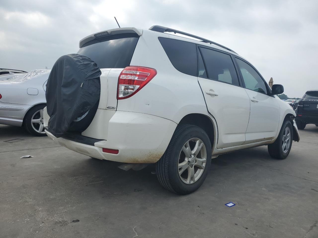 2T3BF4DV2BW122331 2011 Toyota Rav4