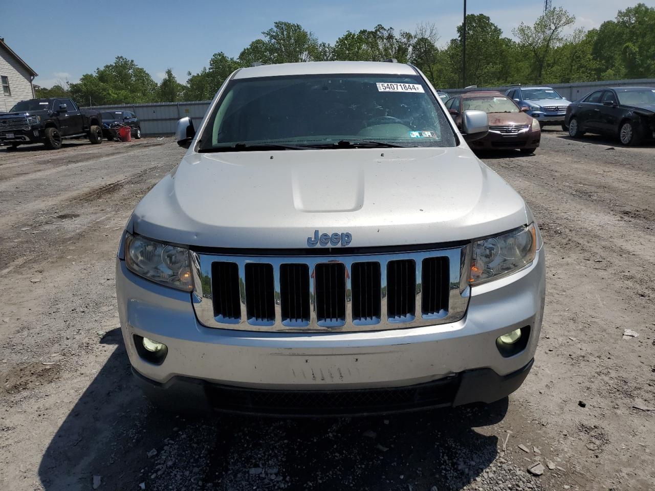 1J4RR4GG8BC552588 2011 Jeep Grand Cherokee Laredo