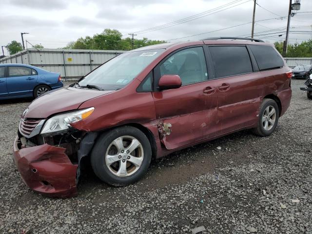 5TDKZ3DC2HS823512 2017 TOYOTA SIENNA - Image 1