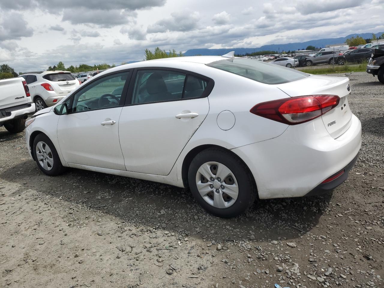 3KPFL4A72HE083034 2017 Kia Forte Lx