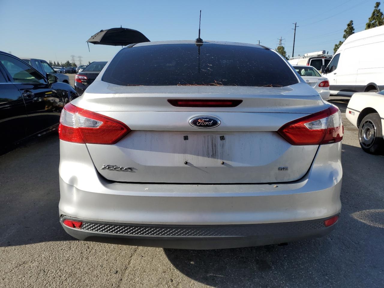 2014 Ford Focus Se vin: 1FADP3F27EL210761