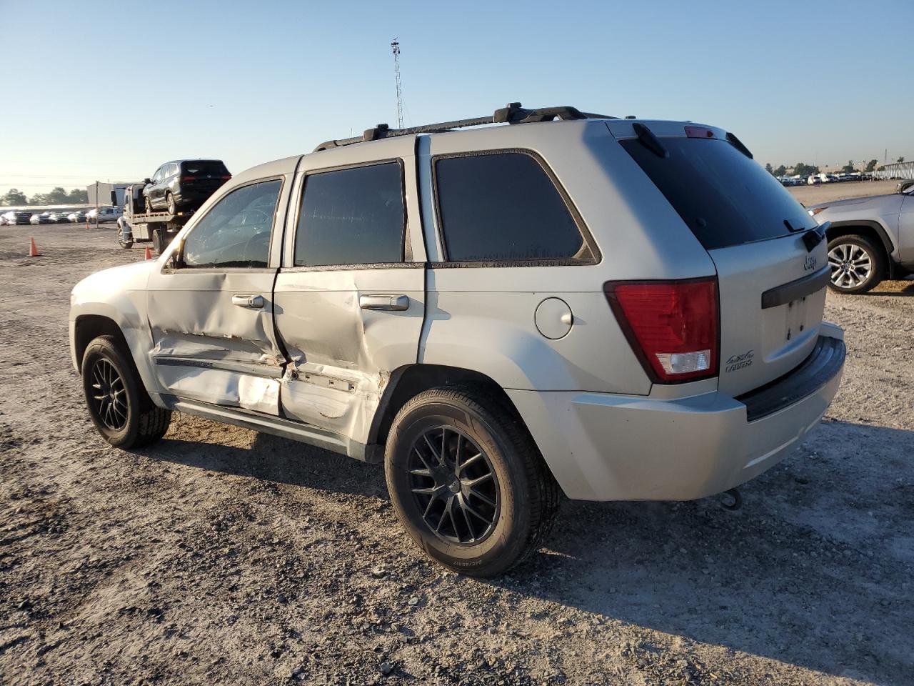 1J8GR48K98C147079 2008 Jeep Grand Cherokee Laredo