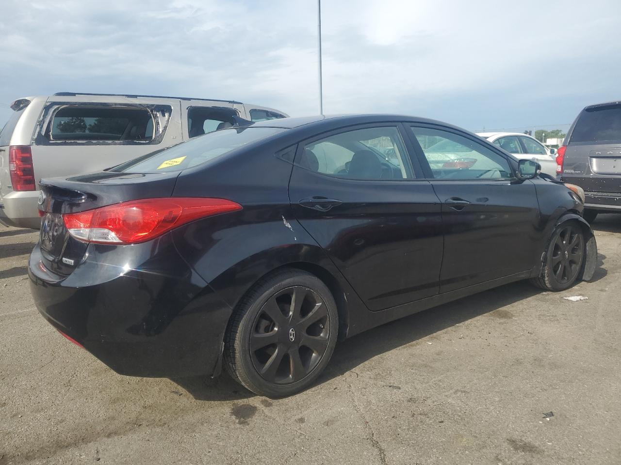 KMHDH4AE5DU687031 2013 Hyundai Elantra Gls