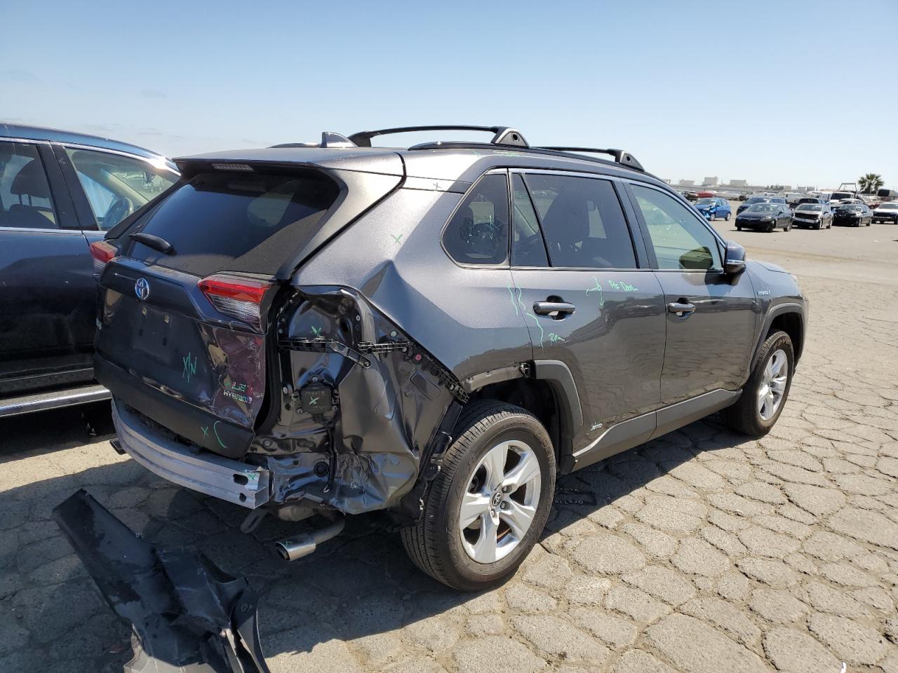 JTMMWRFV8KD030446 2019 Toyota Rav4 Le