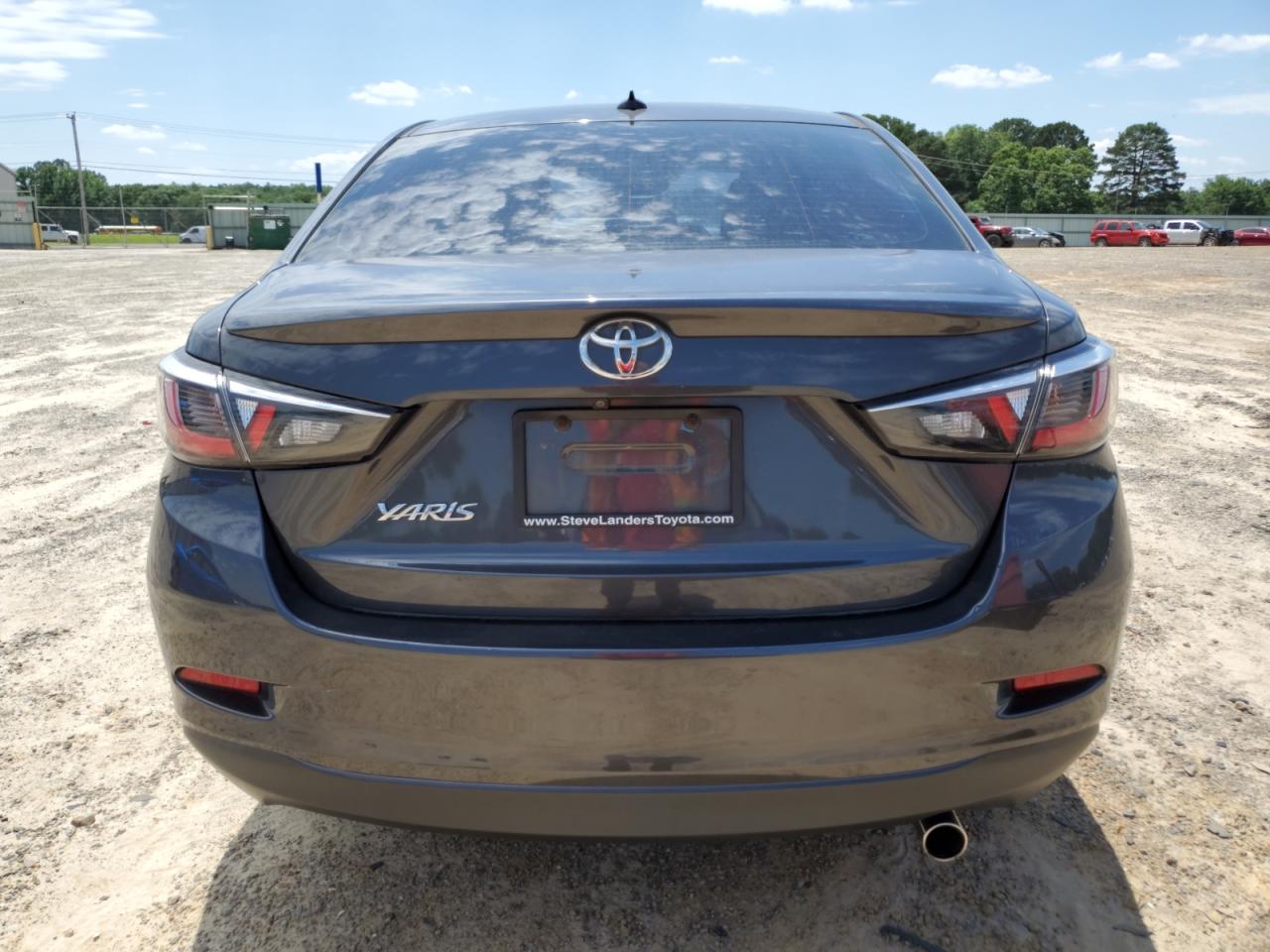 3MYDLBYV7KY524423 2019 Toyota Yaris L