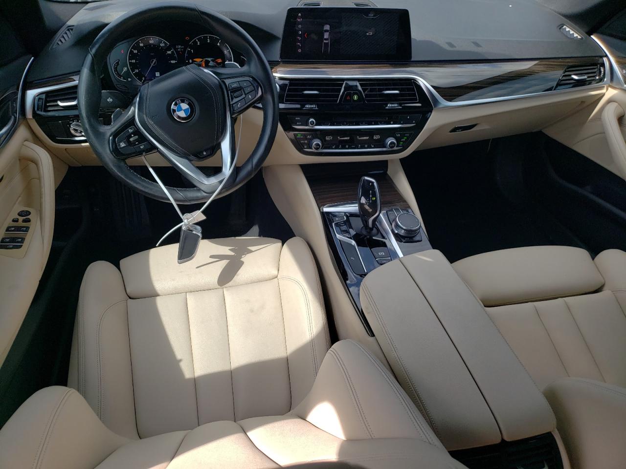 WBAJA7C52KG910628 2019 BMW 530 Xi