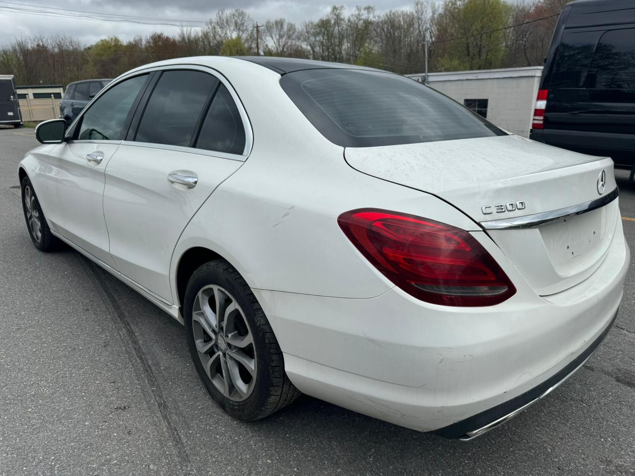 2015 Mercedes-Benz C 300 4Matic vin: 55SWF4KB6FU013732