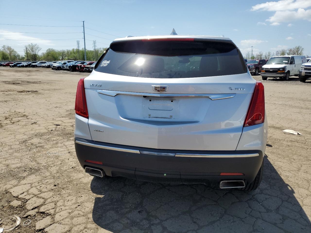 1GYKNDRS5HZ135384 2017 Cadillac Xt5 Luxury