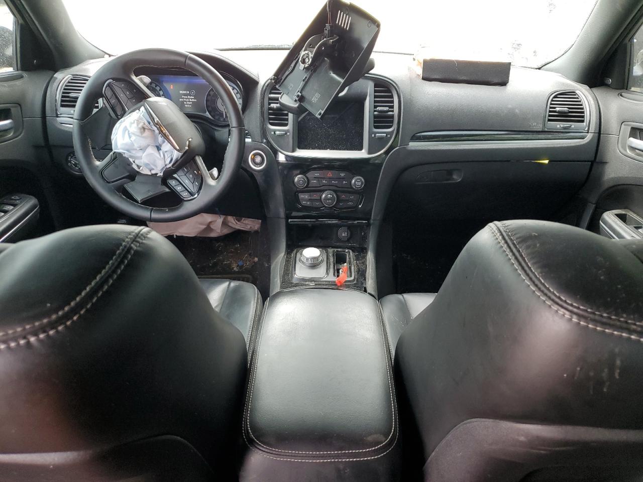 2C3CCABG5JH152698 2018 Chrysler 300 S