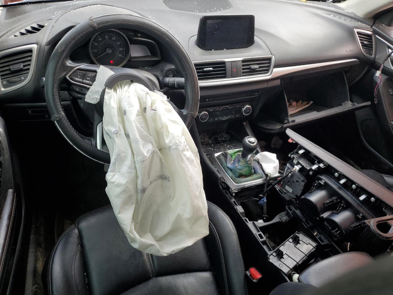 3MZBN1V37JM269899 2018 Mazda 3 Touring