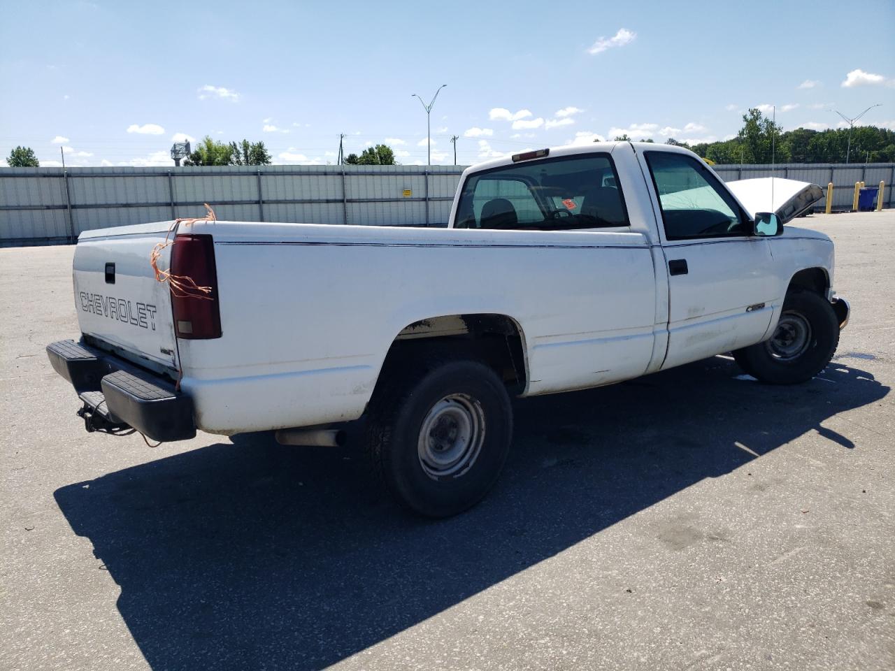 Lot #2972343427 1997 CHEVROLET GMT-400 C1